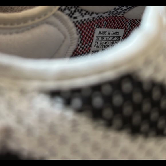 Yeezy Boost 350 V2 Zebra - Picture 7 of 7